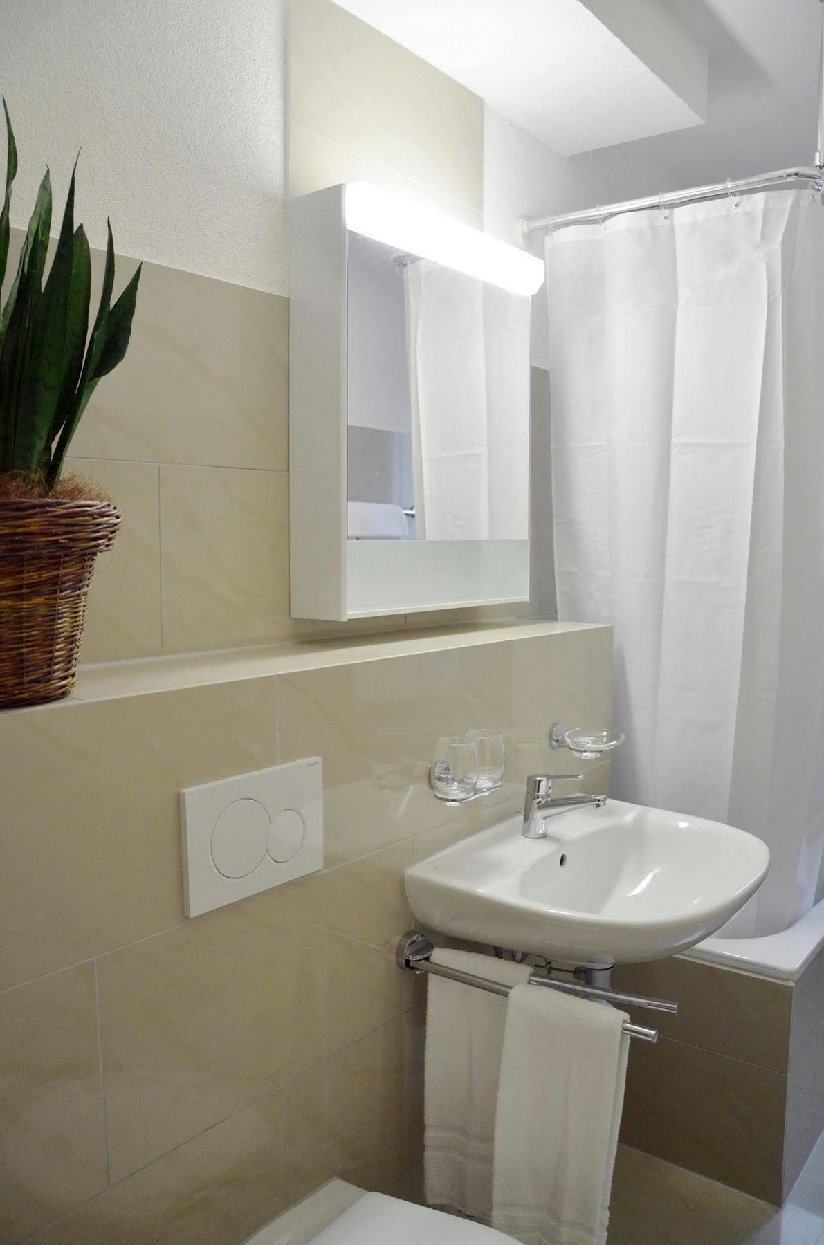 Rent A Landskronstrasse - Self Check-in Appartement Bazel